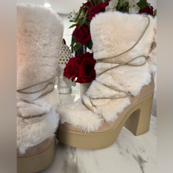 Women's Cream Faux Fur Platform Booties - Picture 4 of 9